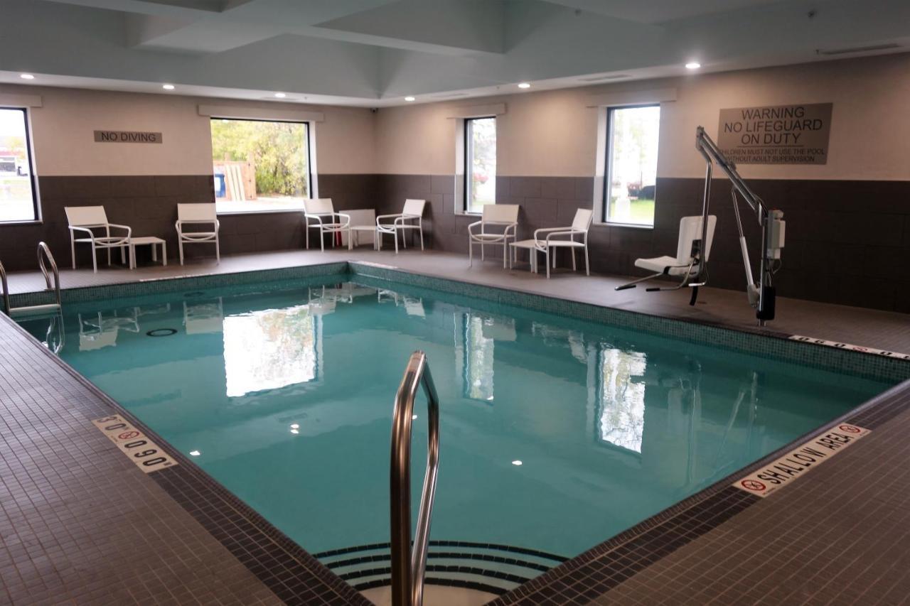 Country Inn & Suites By Radisson, Belleville, On 외부 사진