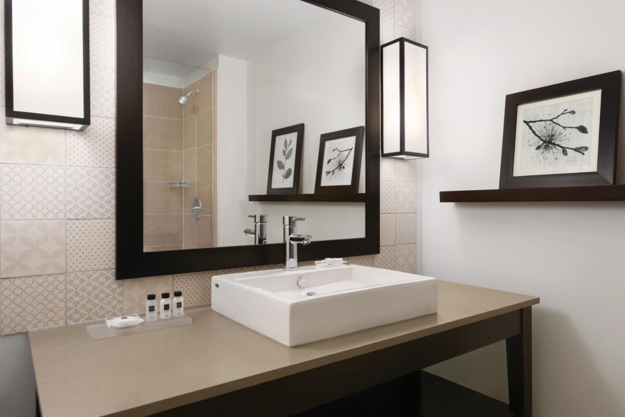 Country Inn & Suites By Radisson, Belleville, On 외부 사진
